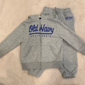 Like New Old Navy Sweatsuit in Size 3T